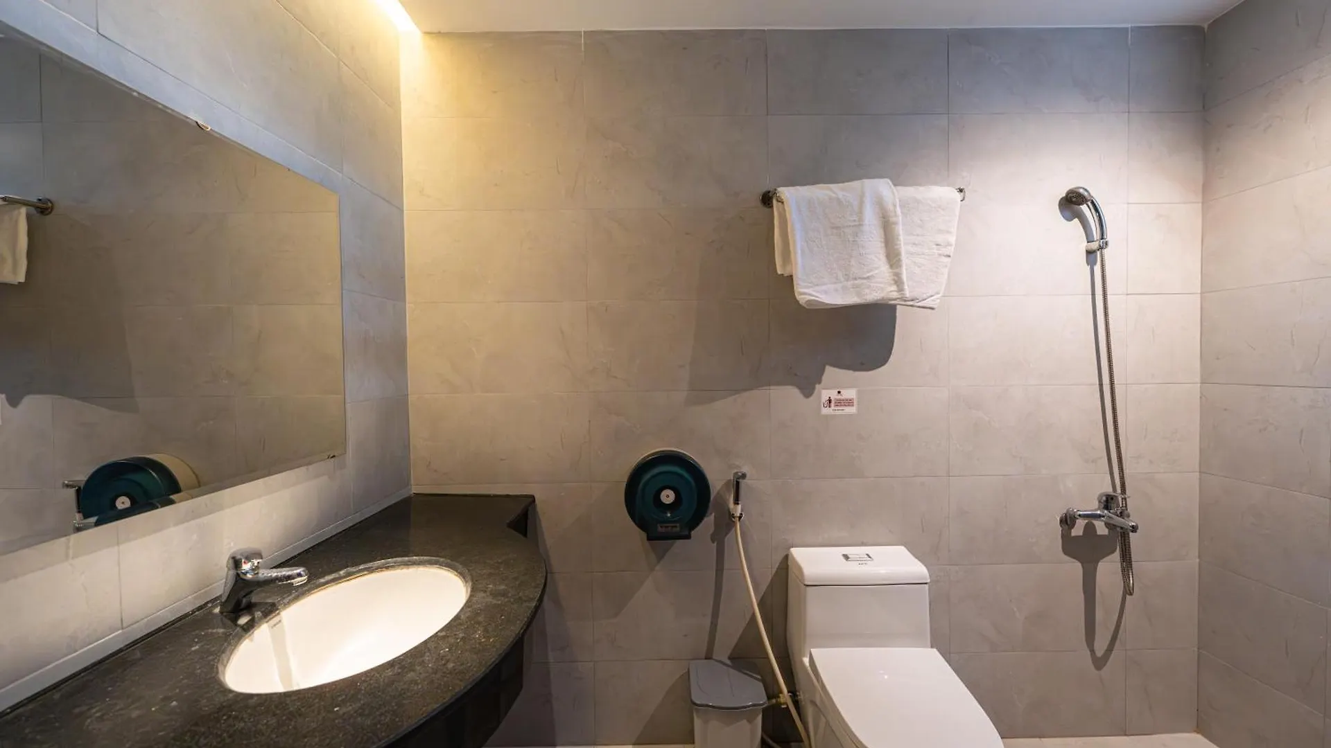 Dao Tien Hotel - Kinh Duong Vuong Da Nang