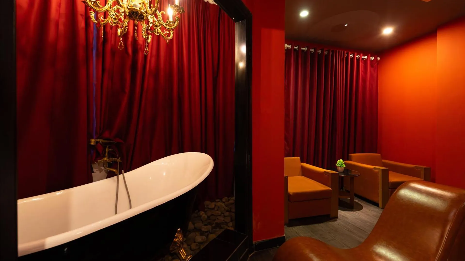 Dao Tien Hotel - Kinh Duong Vuong Da Nang Vietnam